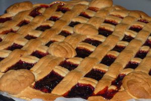 Tarta Linzer cu gem de prune