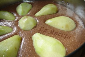 Tarta cu ciocolata si pere