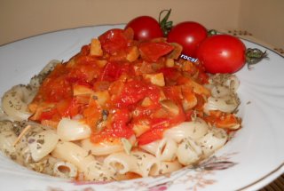 Paste cu rosii cherry si busuioc