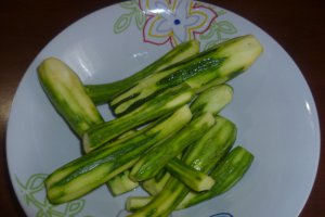 Chiftele de zucchini cu carne tocata si mozzarella