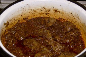 Pateu de ficat de pui cu busuioc si nucsoara