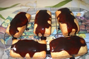 Mini cakes cu lamaie si mac