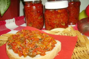 Zacuscă cu ciuperci,morcovi şi ţelină