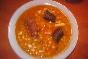 Ciorba de fasole cu costita