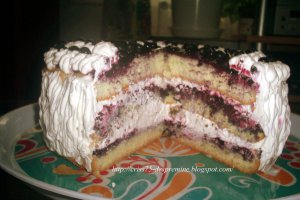 Tort cu afine si frisca