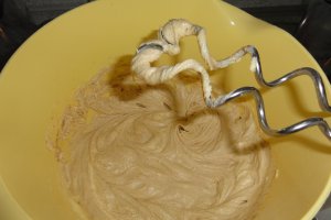 Tort Baiser cu prune