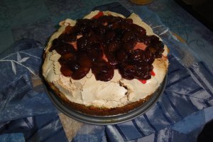 Tort Baiser cu prune