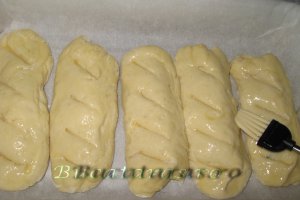 Mini-baghete aromate cu verdeturi