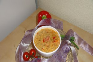 Ciorbita cu legume , carne de porc si smantana