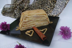 Terină de clătite cu pere şi sos caramel