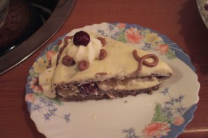 Tort cu visine si ananas