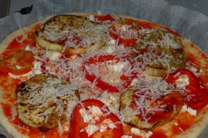 Pizza mediteraneana cu vinete