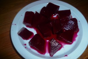 Salata de sfecla rosie