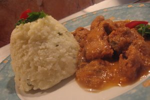 Curry de curcan cu cardamon negru