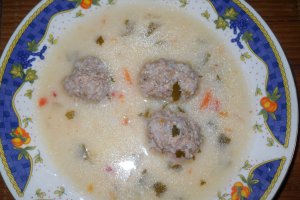 Ciorba de perisoare a la grec