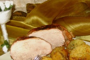 Friptura din pulpa de porc inabusita ,cu garnitura de cartofi