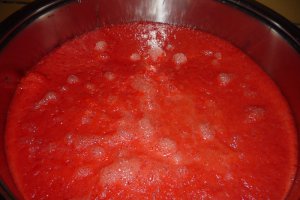Cum se face sucul de rosii cu busuioc