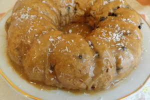 Coronita cu afine si glazura de caramel