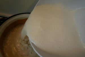 Crema de zahar ars decorata cu kiwi