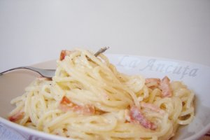 Spaghete carbonara, reţetă cu smantana