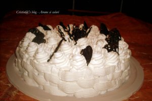 Tort de mere cu crema caramel