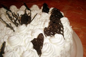 Tort de mere cu crema caramel