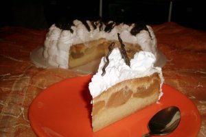 Tort de mere cu crema caramel