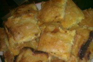 Placinta cu branza dulce si stafide