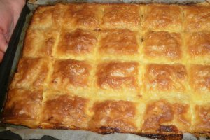 Placinta cu branza dulce si stafide