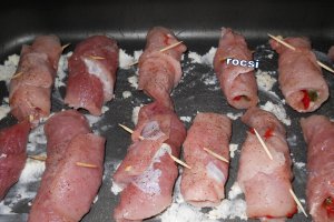 Rulouri de porc cu fasole verde