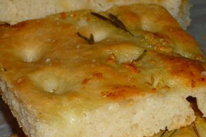 Focaccia alla genovese cu usturoi si rozmarin
