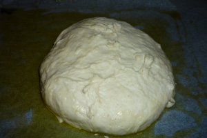 Focaccia alla genovese cu usturoi si rozmarin