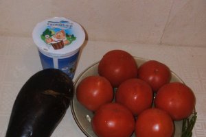 Roşii la cuptor, umplute cu brânză