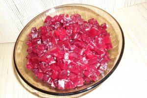 Salata de sfecla rosie