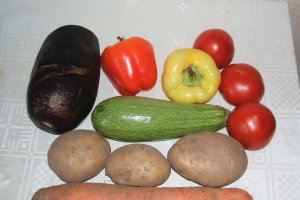 Carne şi legume de toamnă la cuptor