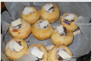Mere umplute la cuptor cu crema de vanilie