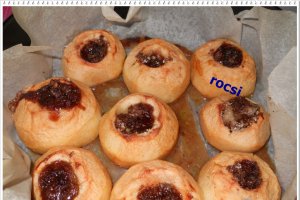 Mere umplute la cuptor cu crema de vanilie