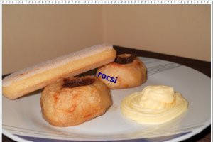 Mere umplute la cuptor cu crema de vanilie