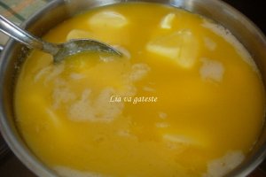Ciocolata de casa cu fulgi din orez brun