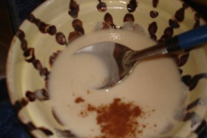 Tocanita de pui exotica, in mamaliga