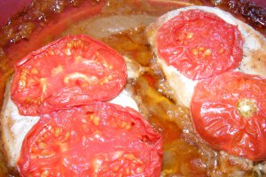 Cotlet de porc cu rosii la cuptor