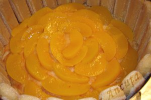 Tort cu piersici si piscoturi