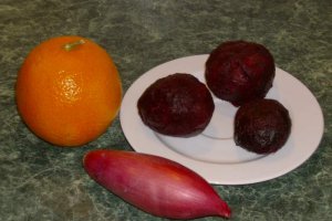 Salata de sfecla rosie si portocala