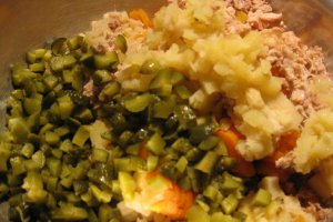 Salata de legume fierte si pui