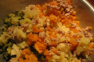 Salata de legume fierte si pui