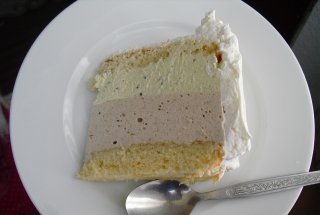 Tort exotic cu kiwi si banane