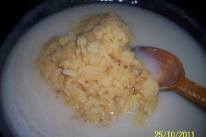 Sos de gutui cu pulpe de pui