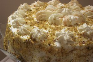 Tort cu frisca si caramel