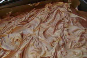 Negresă cu mascarpone şi caramel