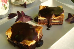 Negresă cu mascarpone şi caramel